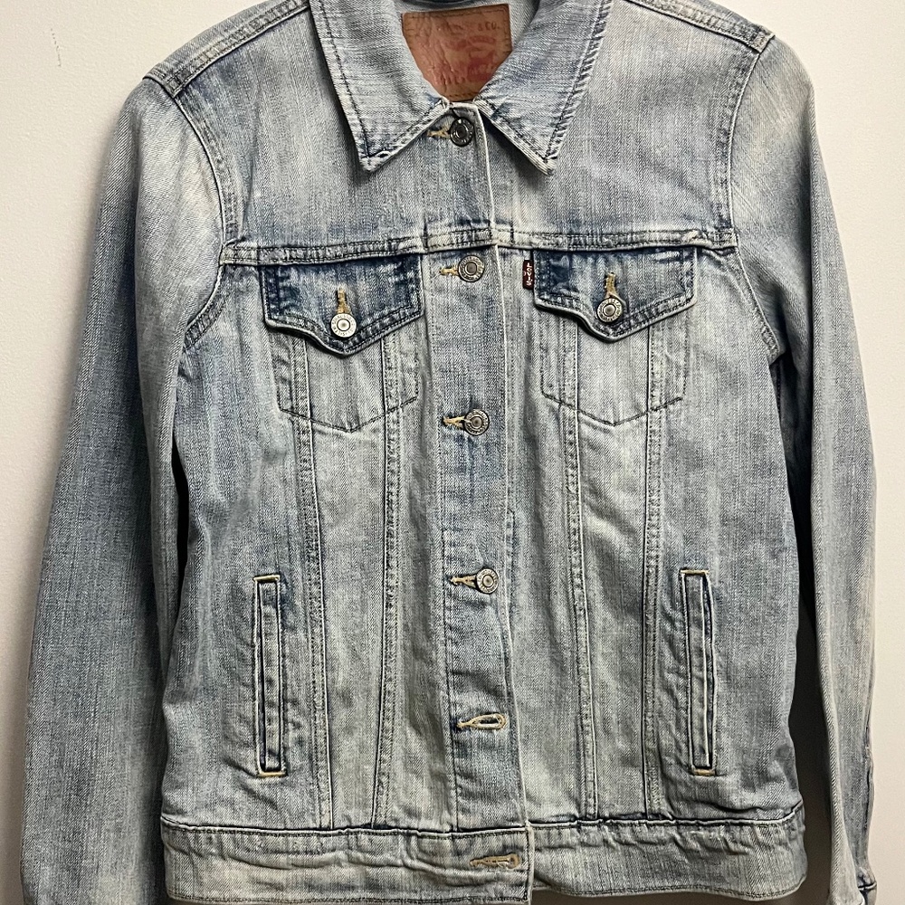 VINTAGE CATCH STEAL‼️Classic Levi's Original Trucker Denim Jacket